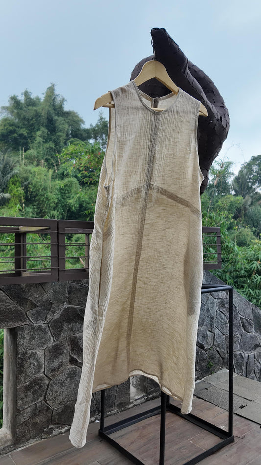 Robe Pluma – Élégance minimaliste sans manches